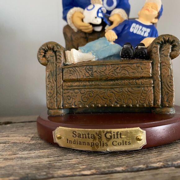 IOB Vintage 2001 Indianapolis Colts Santa's Gift, 2nd in Limited Series - Picture 2 of 8